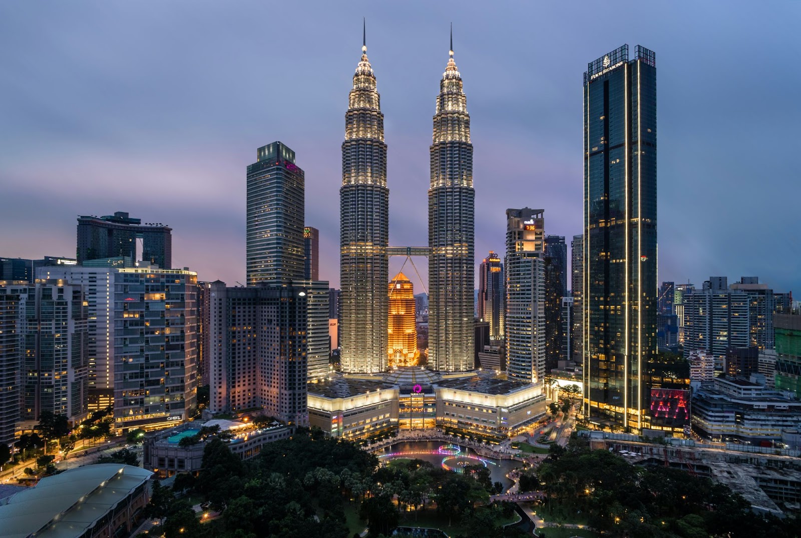 City Scavenger Hunt at KLCC Malaysia with PlayTours Scavenger Hunt App