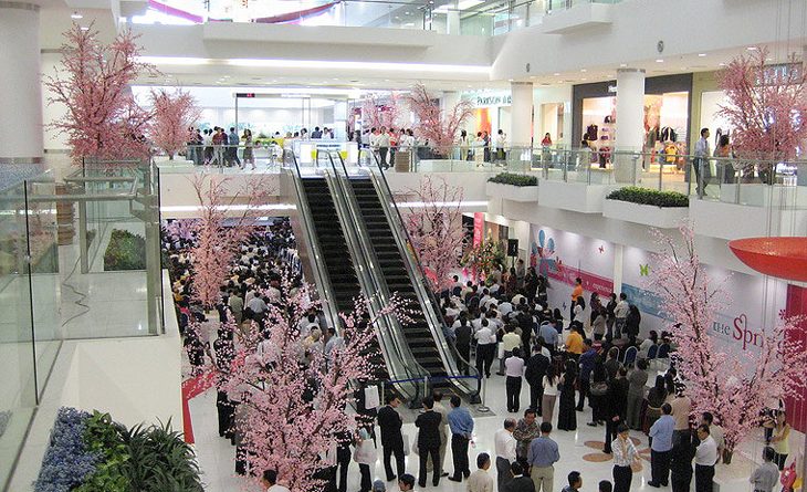 treasure hunt at the spring shopping mall malaysia with playtours scavenger hunt mobile app